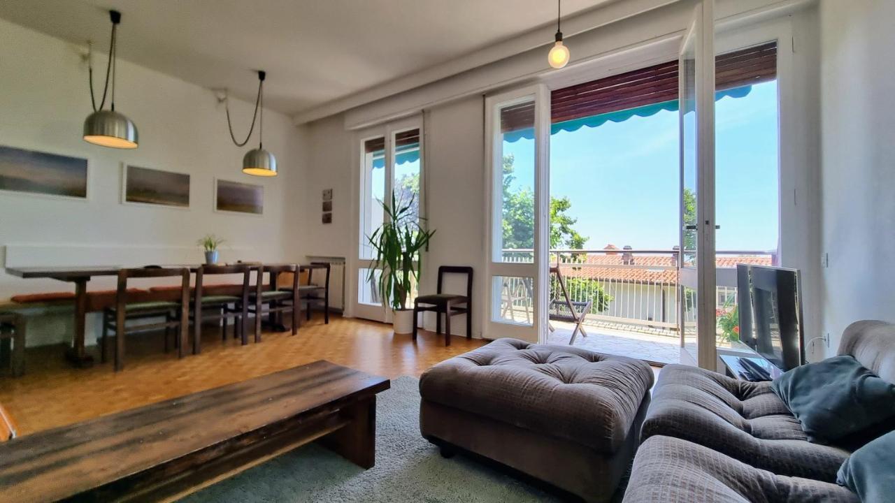 Sea Breeze - Barcola Apartment Trieste Bagian luar foto