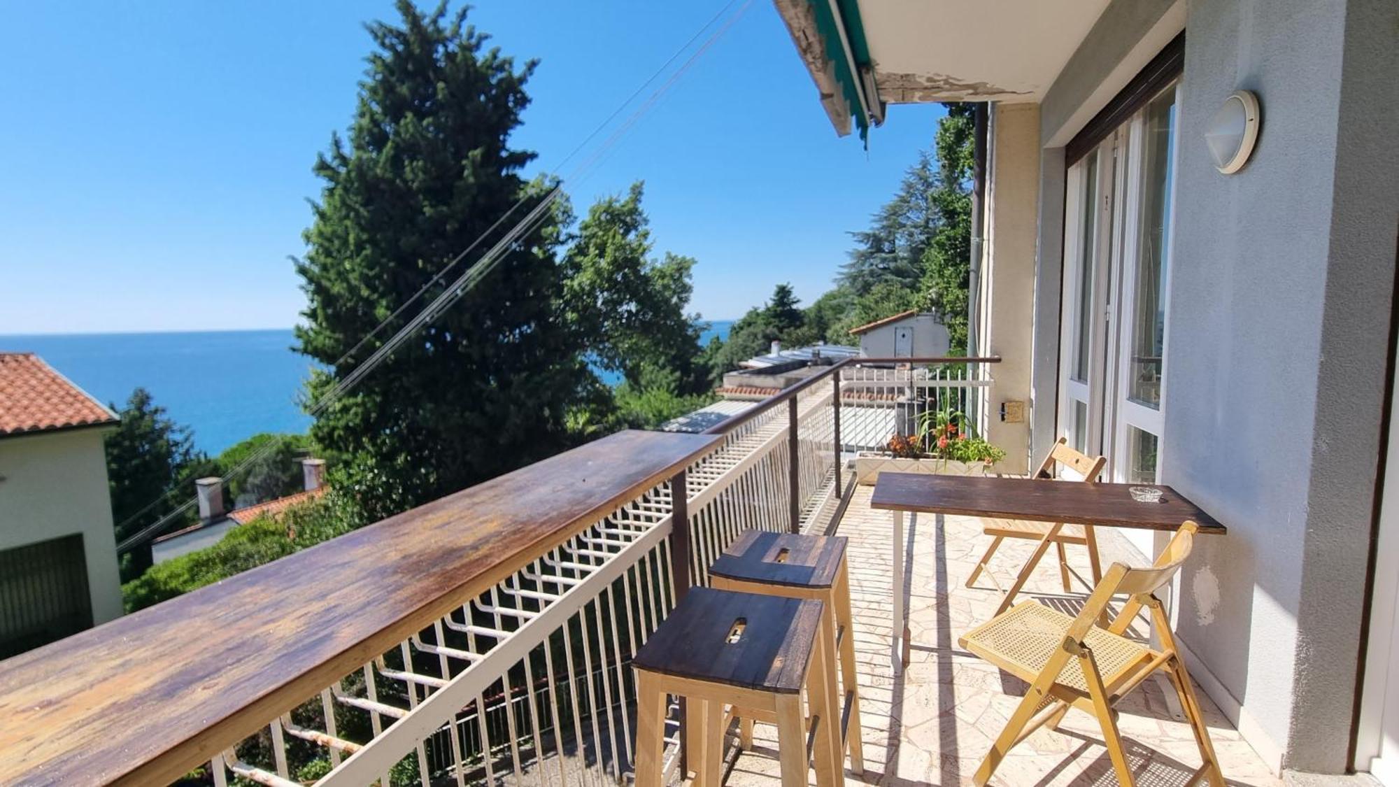 Sea Breeze - Barcola Apartment Trieste Bagian luar foto