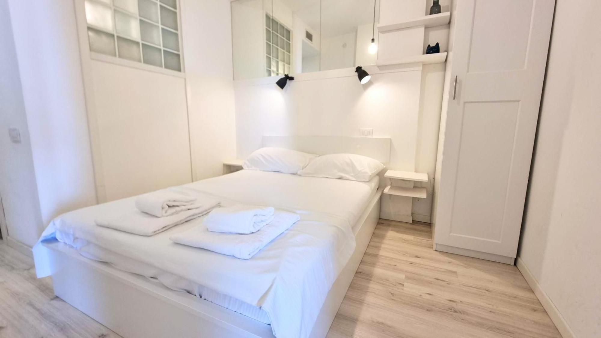 Sea Breeze - Barcola Apartment Trieste Bagian luar foto