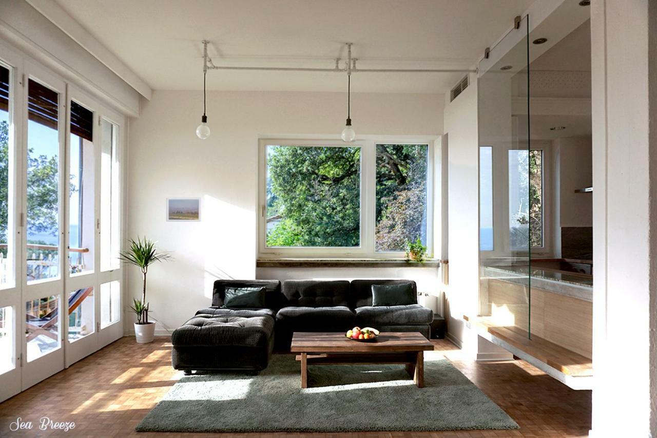 Sea Breeze - Barcola Apartment Trieste Bagian luar foto