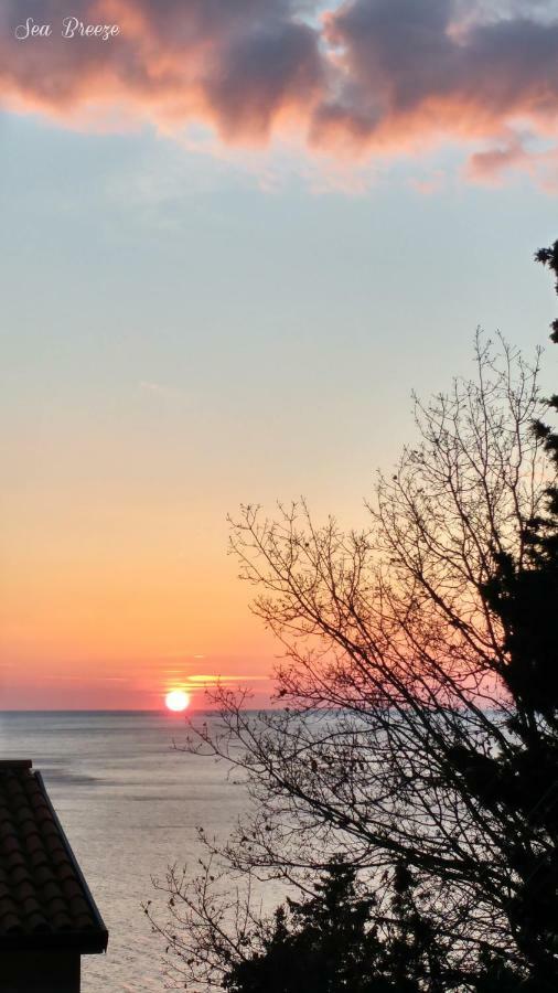 Sea Breeze - Barcola Apartment Trieste Bagian luar foto